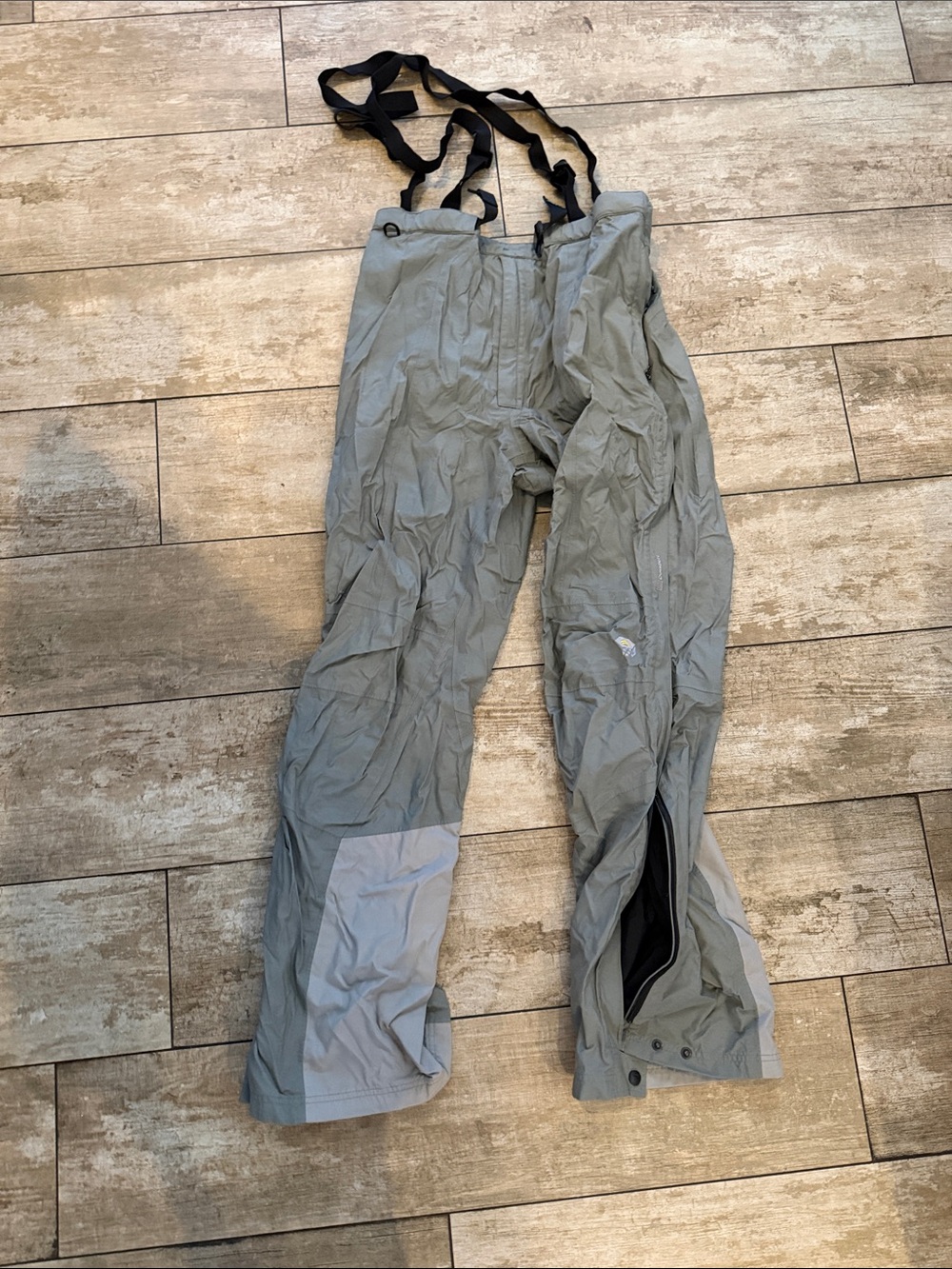 Mountain Hardwear Men's Light Gray Snow Pants with Black Suspenders